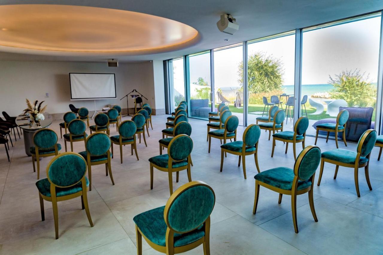 Novum By The Sea Aparthotel โอลิมป์ ภายนอก รูปภาพ